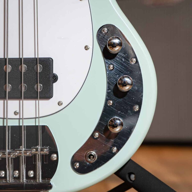 Sterling by Music Man StingRay Ray 4 เบสไฟฟ้า ขายราคาพิเศษ