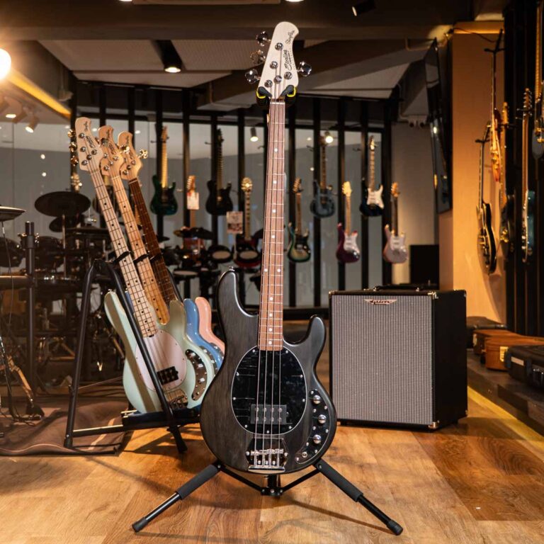 Sterling by Music Man StingRay Ray 4 เบสไฟฟ้า ขายราคาพิเศษ