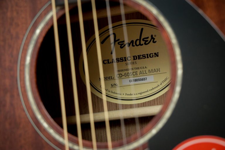 Fender CD-60SCE ขายราคาพิเศษ