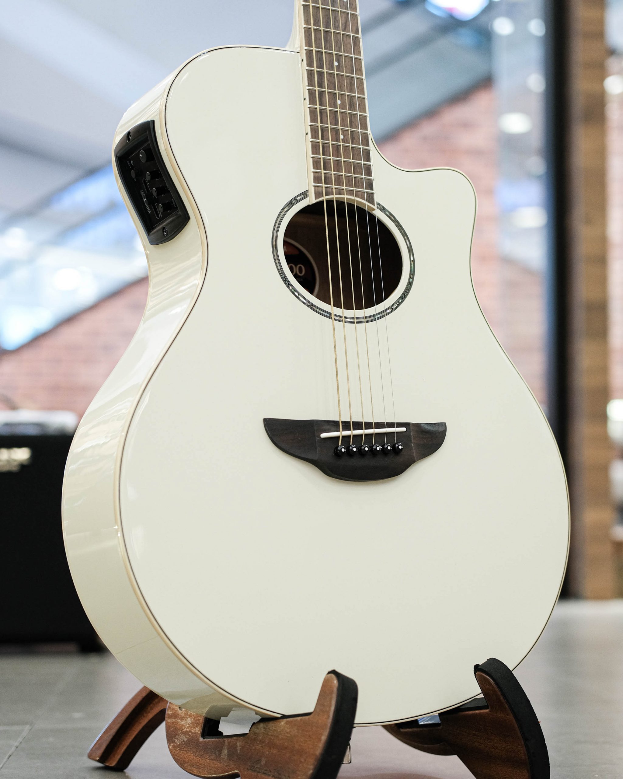 โปร่ง YAMAHA APX600 VINTAGE WHITE SOUNDBOARD Music Arms