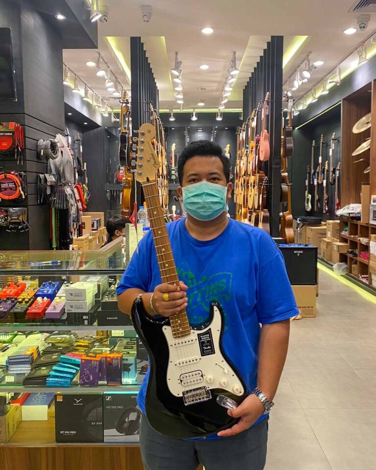 FENDER PLAYER STRAT HSS