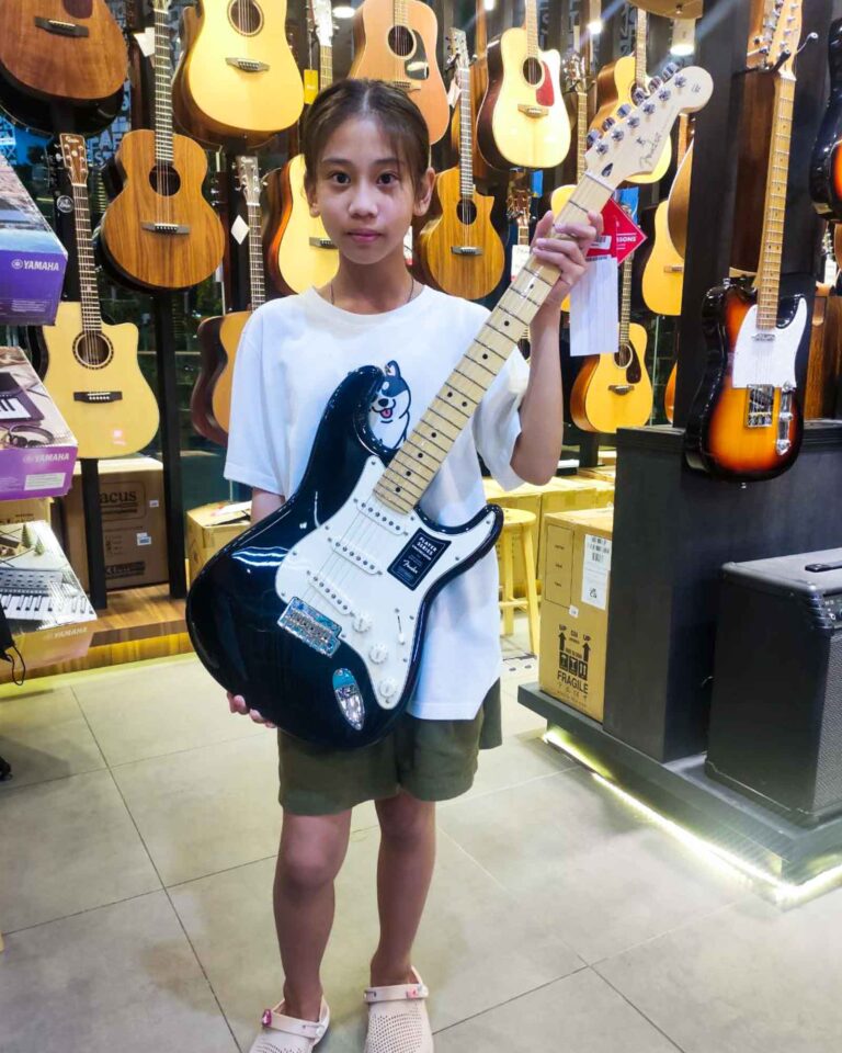 ลูกค้าที่ซื้อ Fender Player Stratocaster กีตาร์ไฟฟ้า