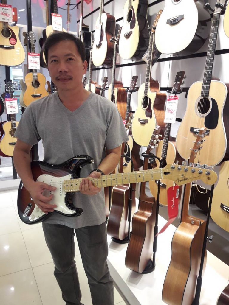ลูกค้าที่ซื้อ Fender Player Stratocaster HSS กีตาร์ไฟฟ้า