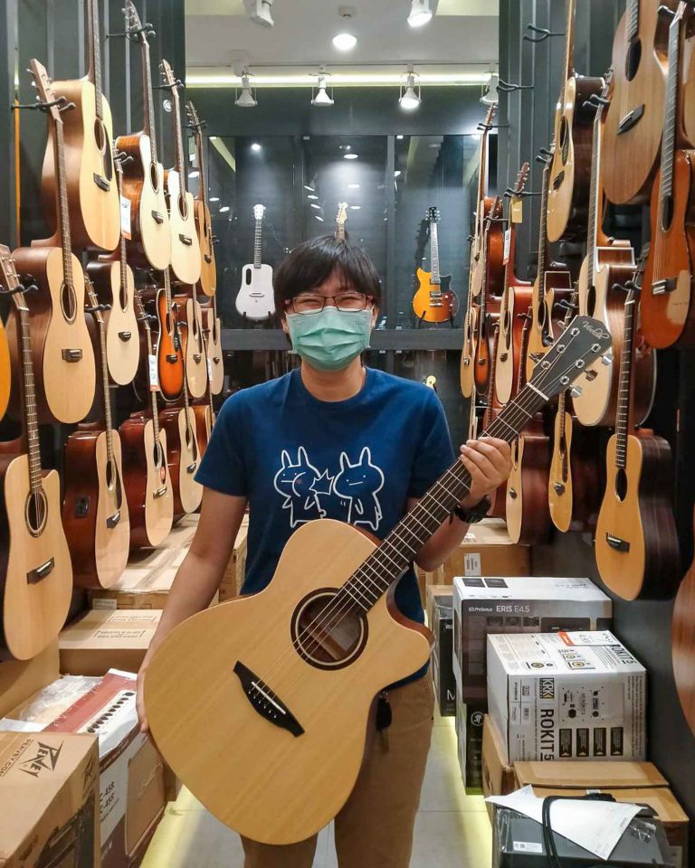 Veelah V1-OMC ลูกค้า Music Arms