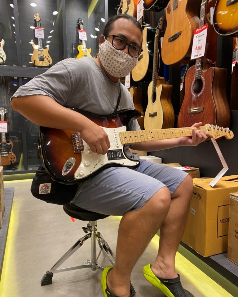 ลูกค้า Fender Player Stratocaster Music Arms