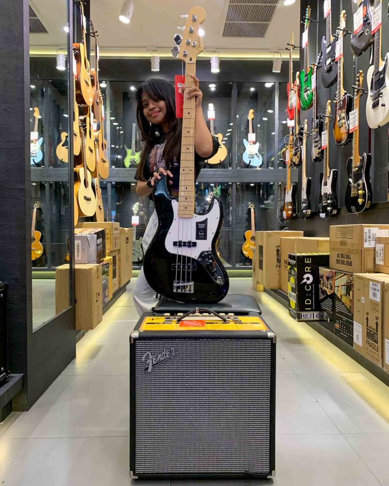 Fender Player Jazz Bass + Fender Rumble 40 ลูกค้า Music Arms