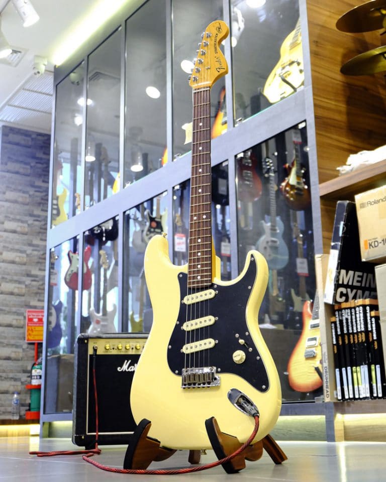 Showcase Fender Stratocaster Olarn Signature