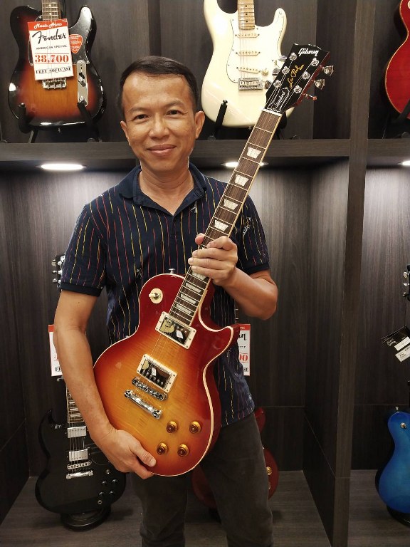 ลูกค้าที่ซื้อ Gibson Les Paul Standard 2019