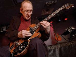 ประวัติ Gibson Les Paul กีต้าร์ที่คนยอมรับทั่วโลกราคาถูกสุด