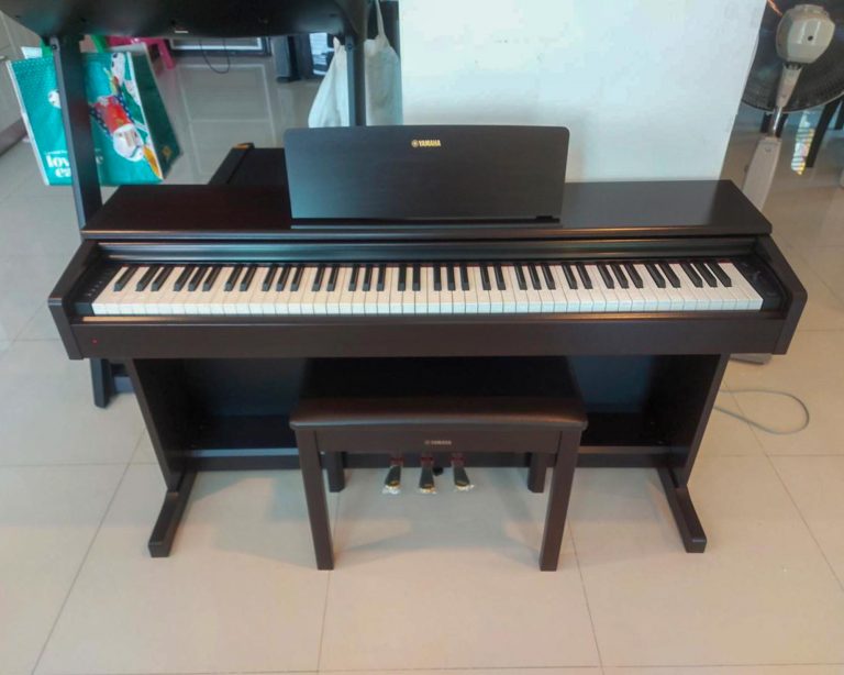 Yamaha YDP-144R ลูกค้า Music Arms