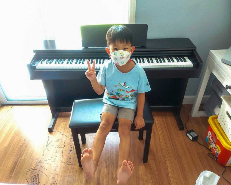 Yamaha YDP-144R ลูกค้า Music Arms