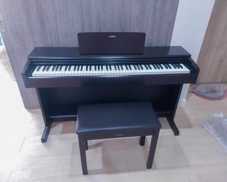 Yamaha YDP-144R ลูกค้า Music Arms