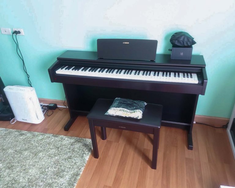 Yamaha YDP-144R ลูกค้า Music Arms