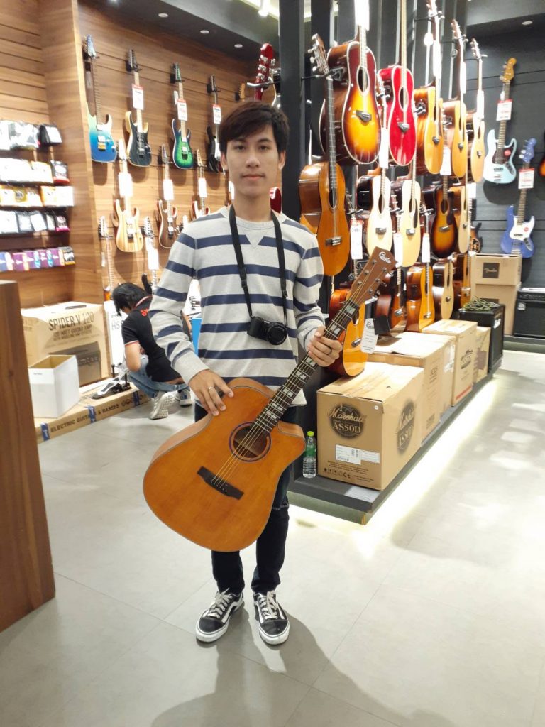 กีต้าร์โปร่งไฟฟ้า Gusta SDM2CE