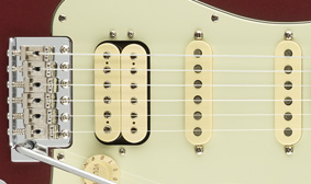 Fender American Performer Stratocaster HSSคอย
