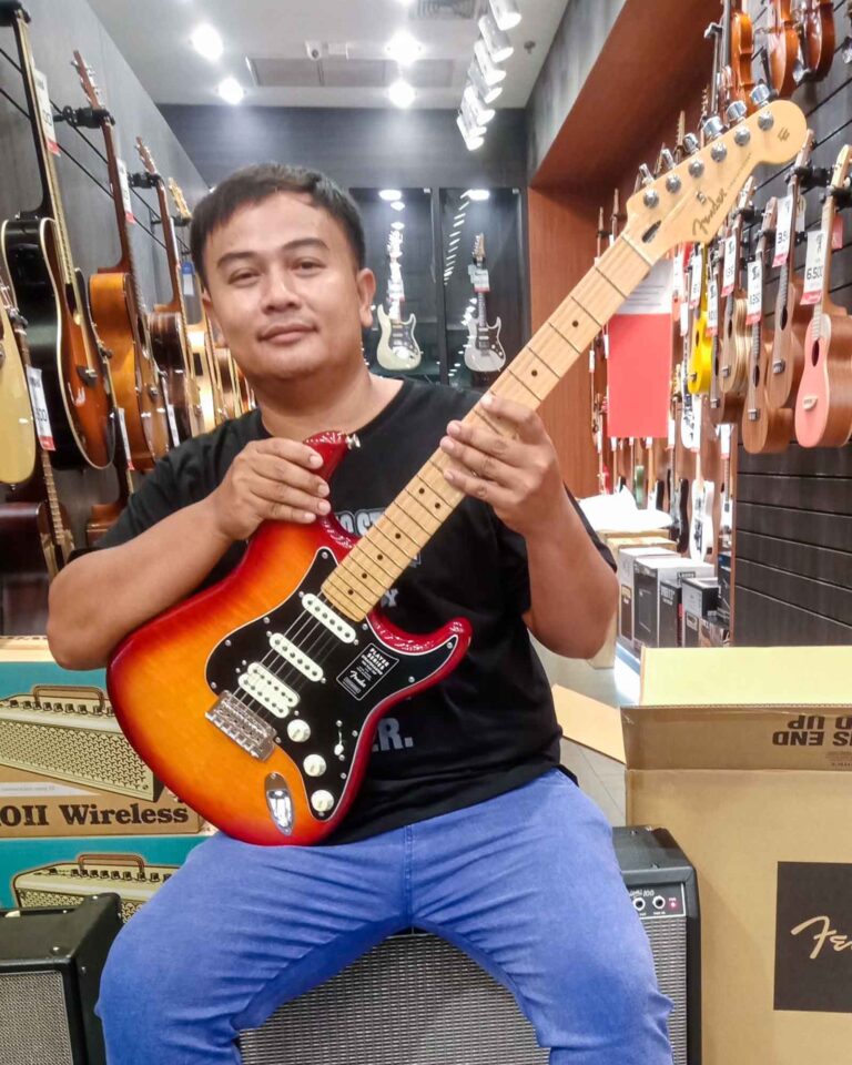 Fender Player Stratocaster HSS Plus Top + Fender Champion 100 ลูกค้า Music Arms