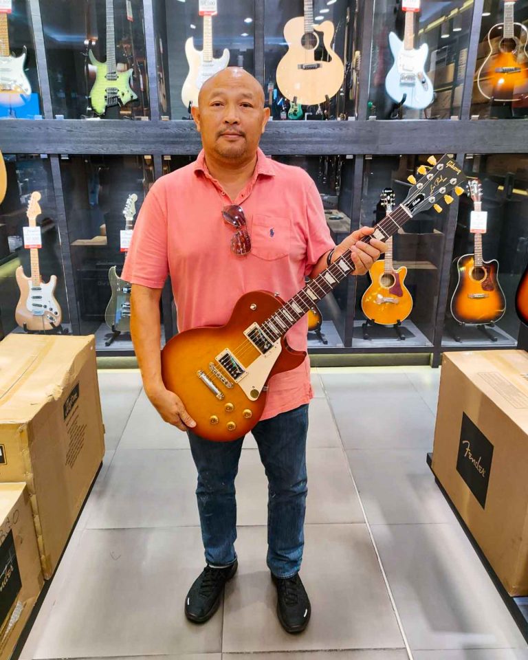 Gibson Les Paul Tribute ลูกค้า Music Arms