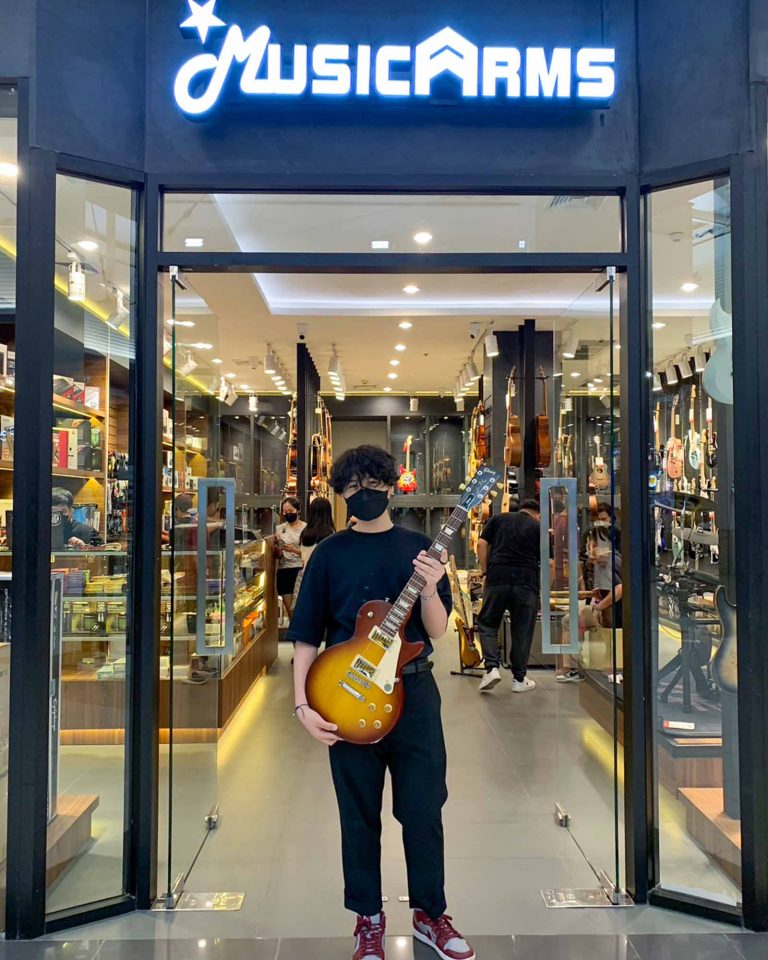 Gibson Les Paul Tribute ลูกค้า Music Arms