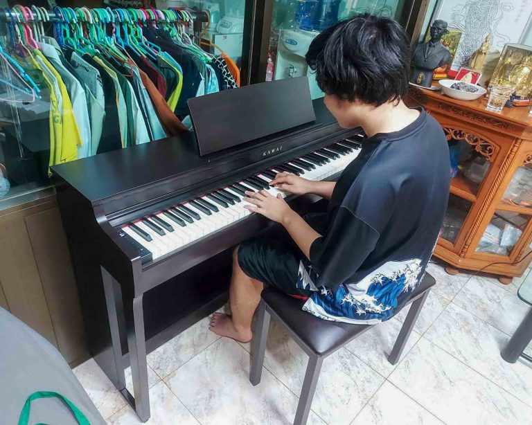 Kawai CN29 ลูกค้า Music Arms