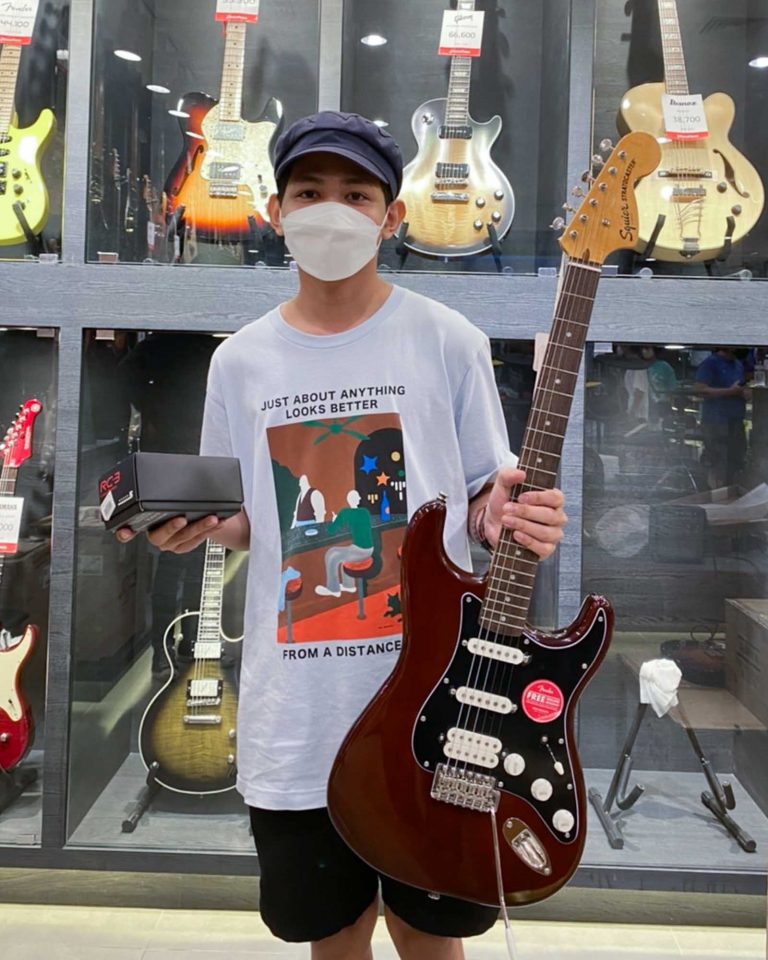 SQUIER CLASSIC VIBE 70S STRAT HSS LRL WN ซีคอน