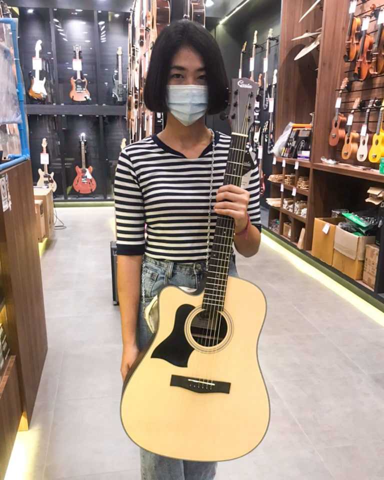 Gusta DM3LCE กีตาร์โปร่งไฟฟ้า สีไม้