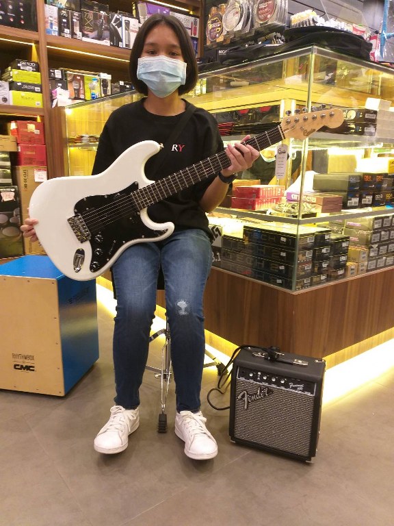 Gusta GST-01 HH + Fender Frontman 10G