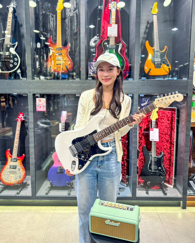 Gusta GST-01-HH WH + แอมป์ไฟฟ้า Belcat Bounce 15 Mint green