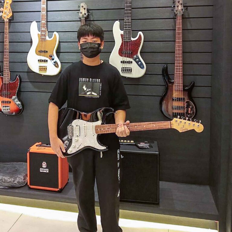 Gusta GST-01 HSS ลูกค้า Music Arms