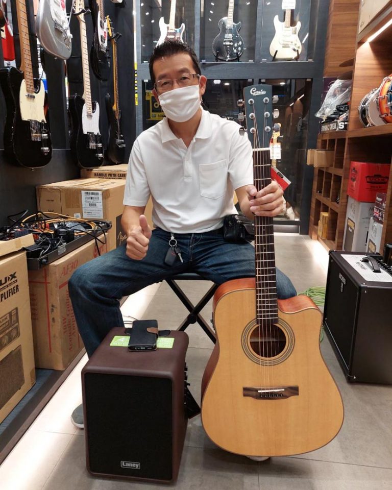 ขอบคุณลูกค้าหน้าร้าน โปร่งไฟฟ้า Gusta GDX110C-MN 41 Solid top guitar งาม