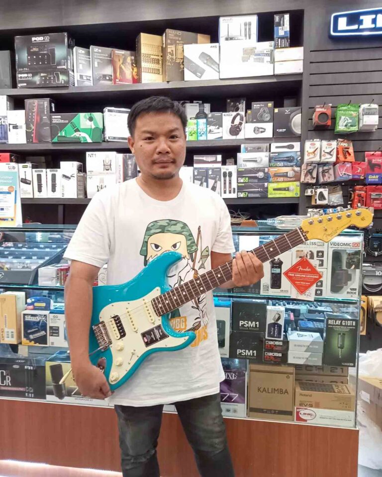 ไฟฟ้า FENDER AM PRO II STRAT HSS RW MIAMI BLUE รังสิต