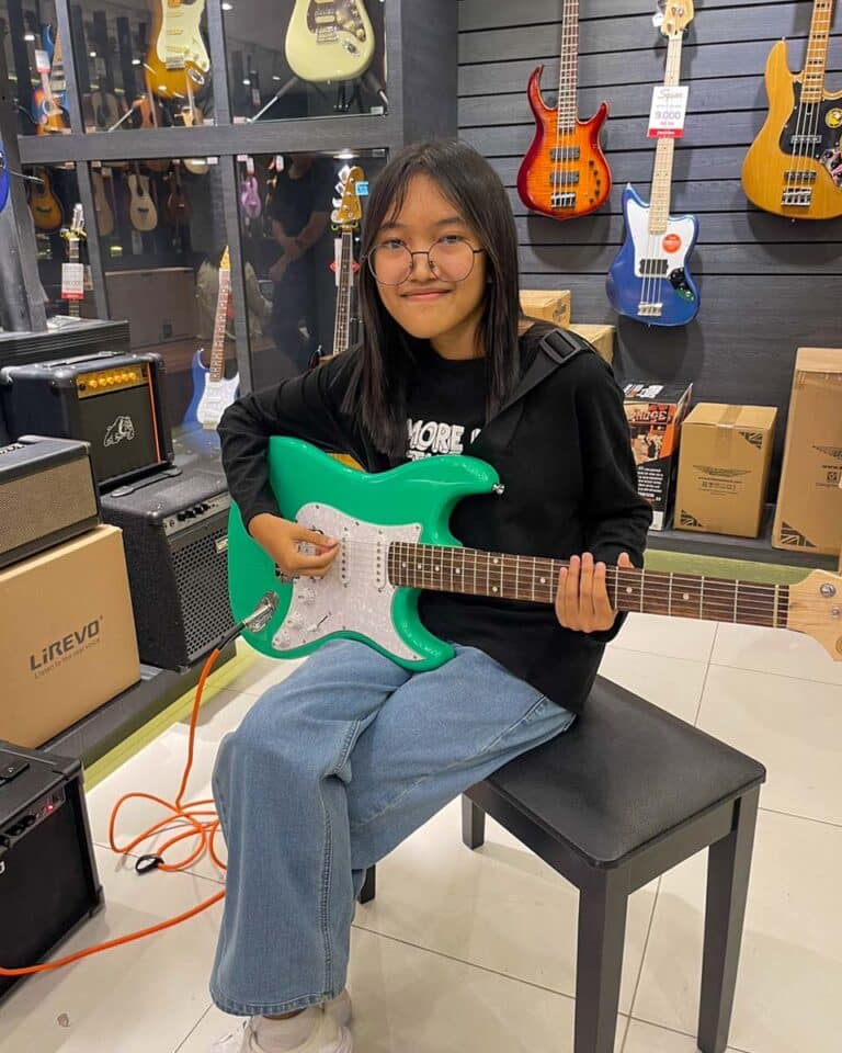 ไฟฟ้า Gusta GST-01-HSS GR ชล