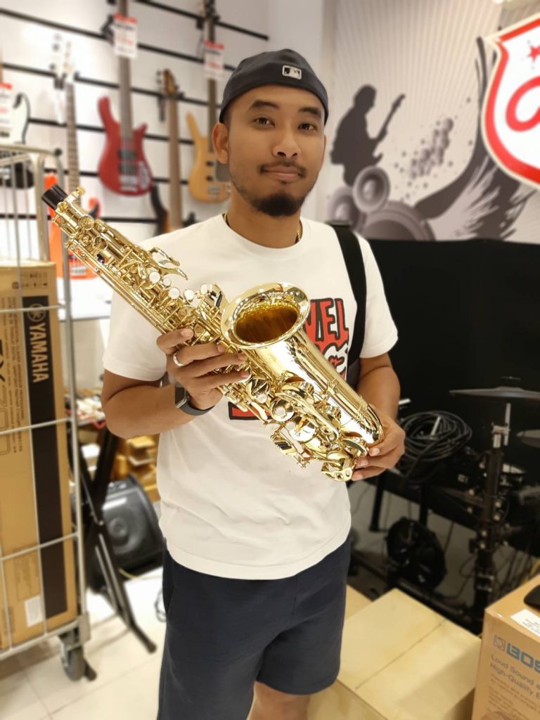 ลูกค้าที่ซื้อ Coleman Standard Alto Gold Saxophone แซกโซโฟน