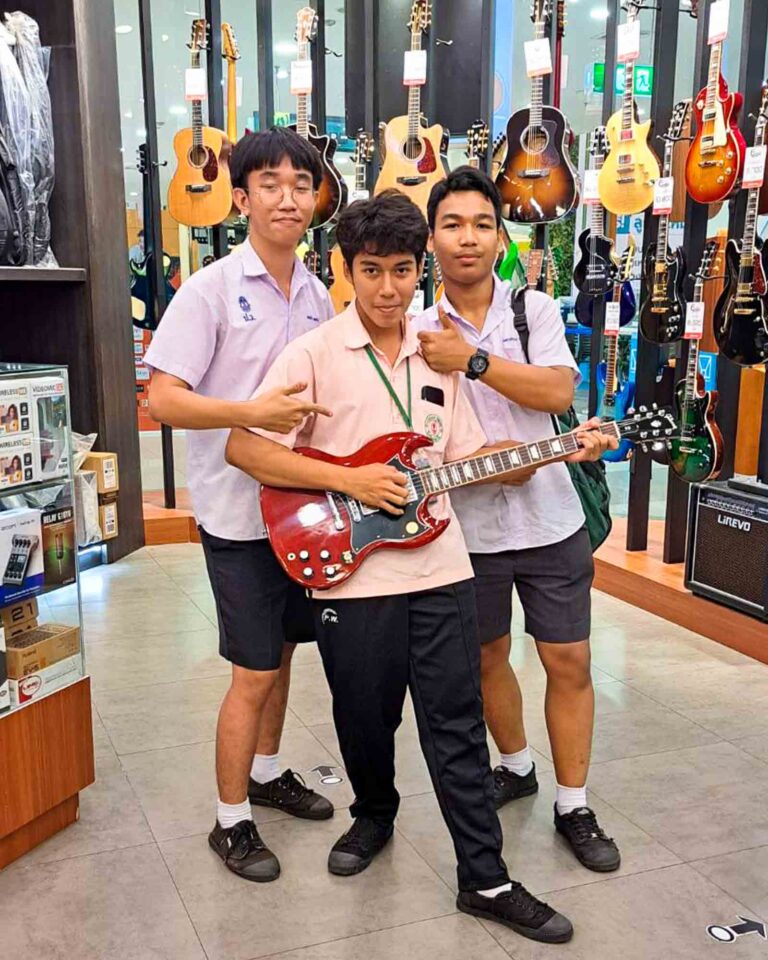 Gibson SG Standard ลูกค้า Music Arms