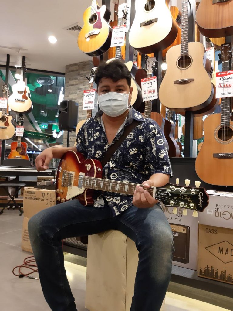 ขอบคุณลูกค้า Epiphone Les Paul Standard 50s Music Arms