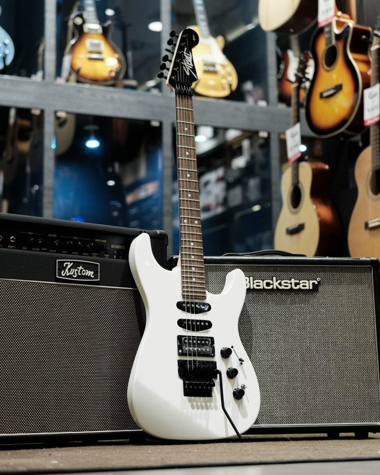 ไฟฟ้า Fender LTD ED HM Start RW Bright White BODY