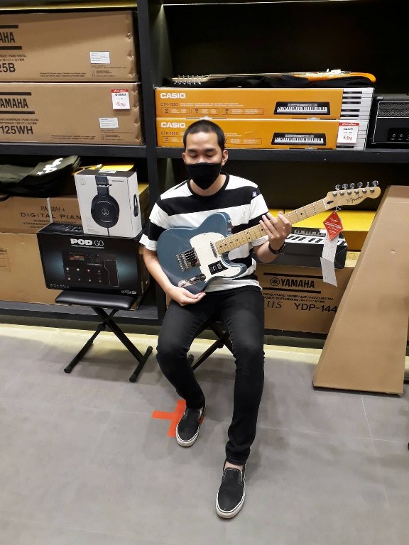 ลูกค้าที่ซื้อ Fender Player Telecaster