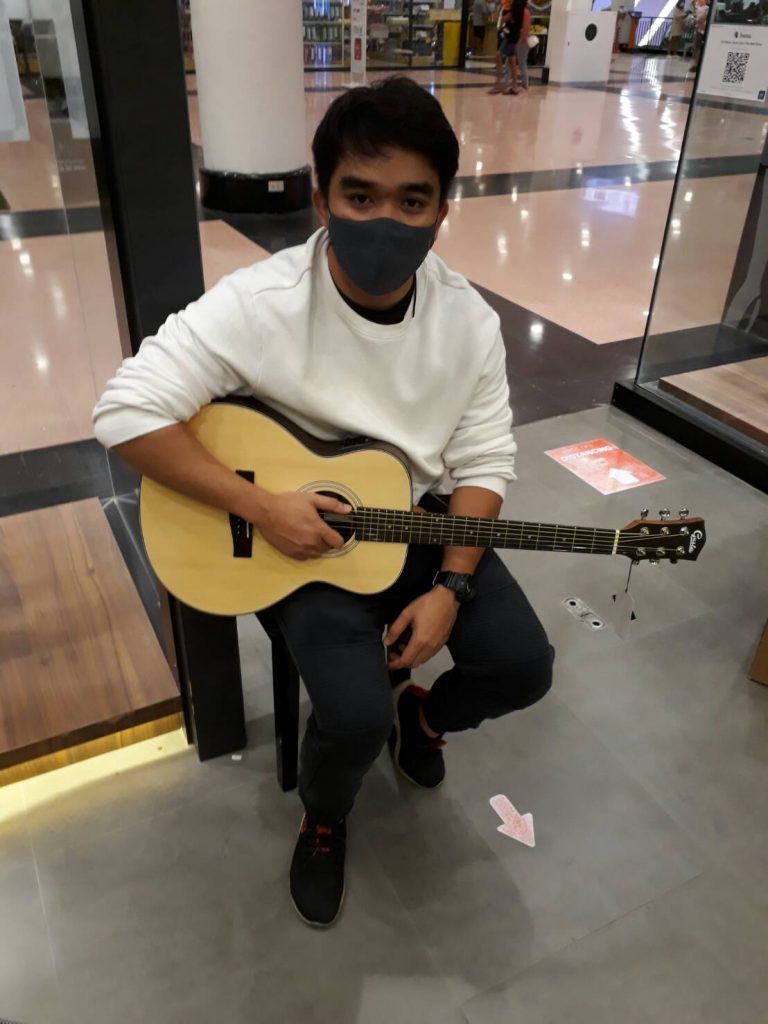 โปร่ง Gusta mini3E ll body