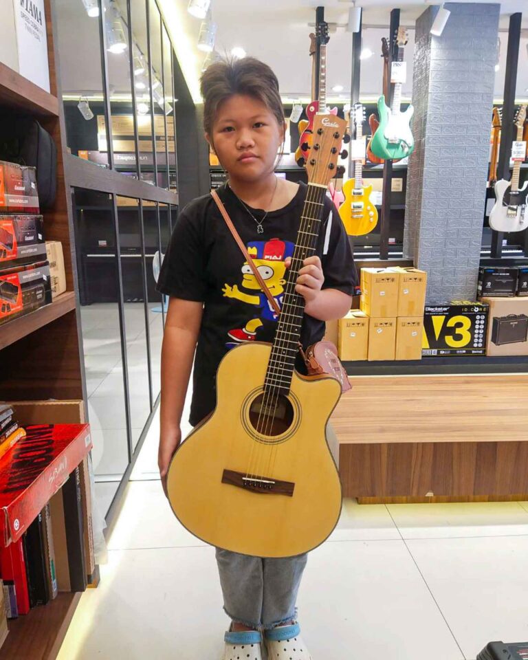 โปร่งไฟฟ้า Gusta OM2CE II N 40Acoustic guitar ชล