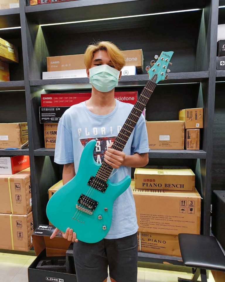 Schecter C-6 Deluxe ลูกค้า Music Arms