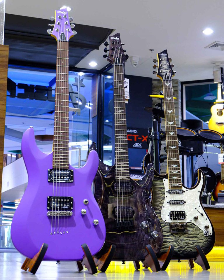 Showcase Schecter C-6 Deluxe FR กีตาร์ไฟฟ้า