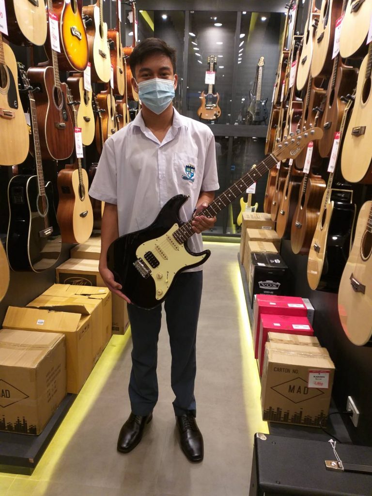 กีตาร์ไฟฟ้า GST-05-HSS R สีดำ