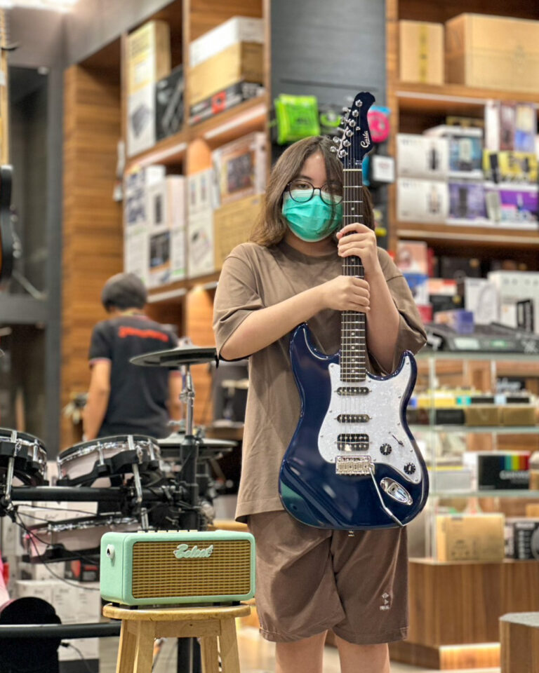 Gusta GST-03 HSS Deep Ocean + Belcat Bounce 15 Mint green