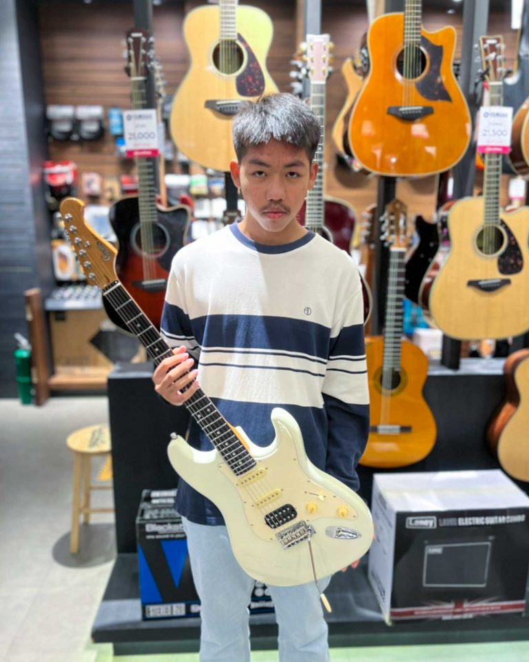 Gusta GST-03 HSS ลูกค้า Music Arms