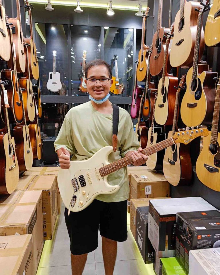 Gusta GST-03 HSS ลูกค้า Music Arms