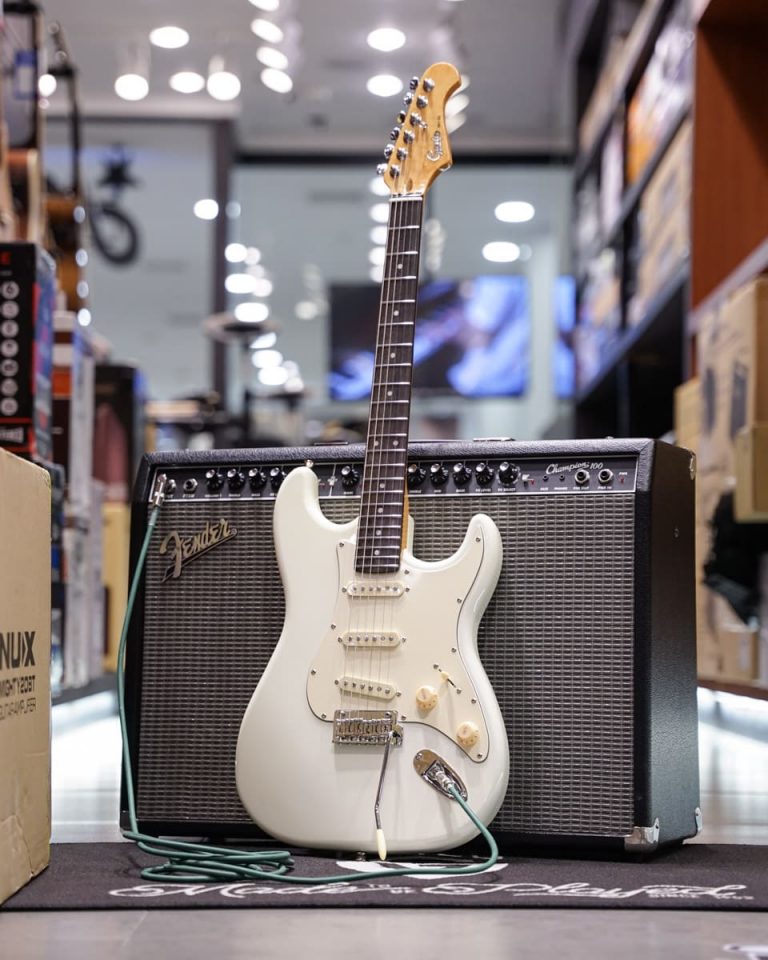 Gusta GST-03 SSS เต็มตัว