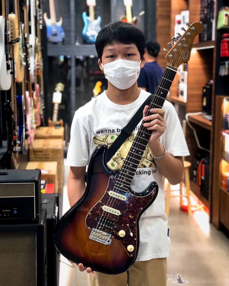 Gusta GST-05 HSS ลูกค้า Music Arms