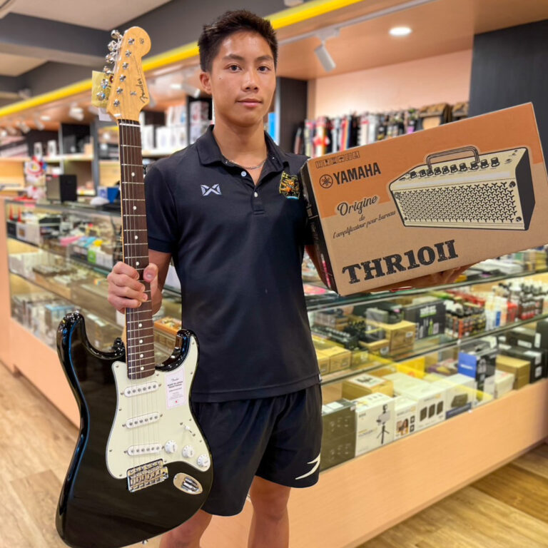 FENDER Tradnl II 60S Strat RW BLK