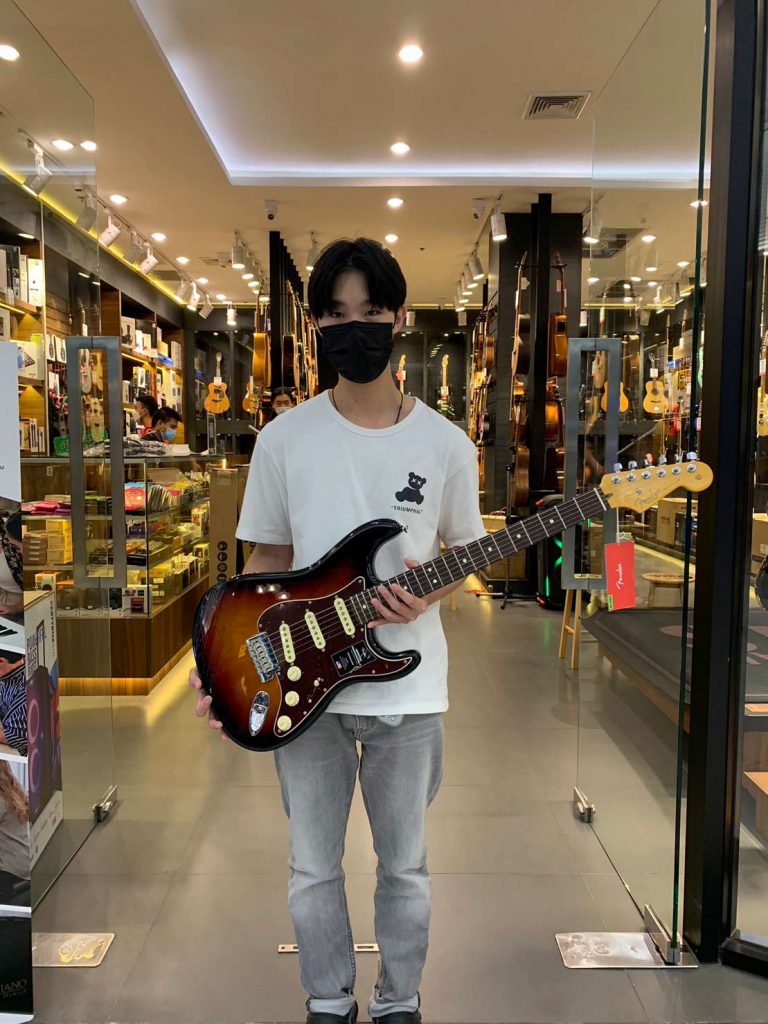 FENDER AM PRO II STRAT RW