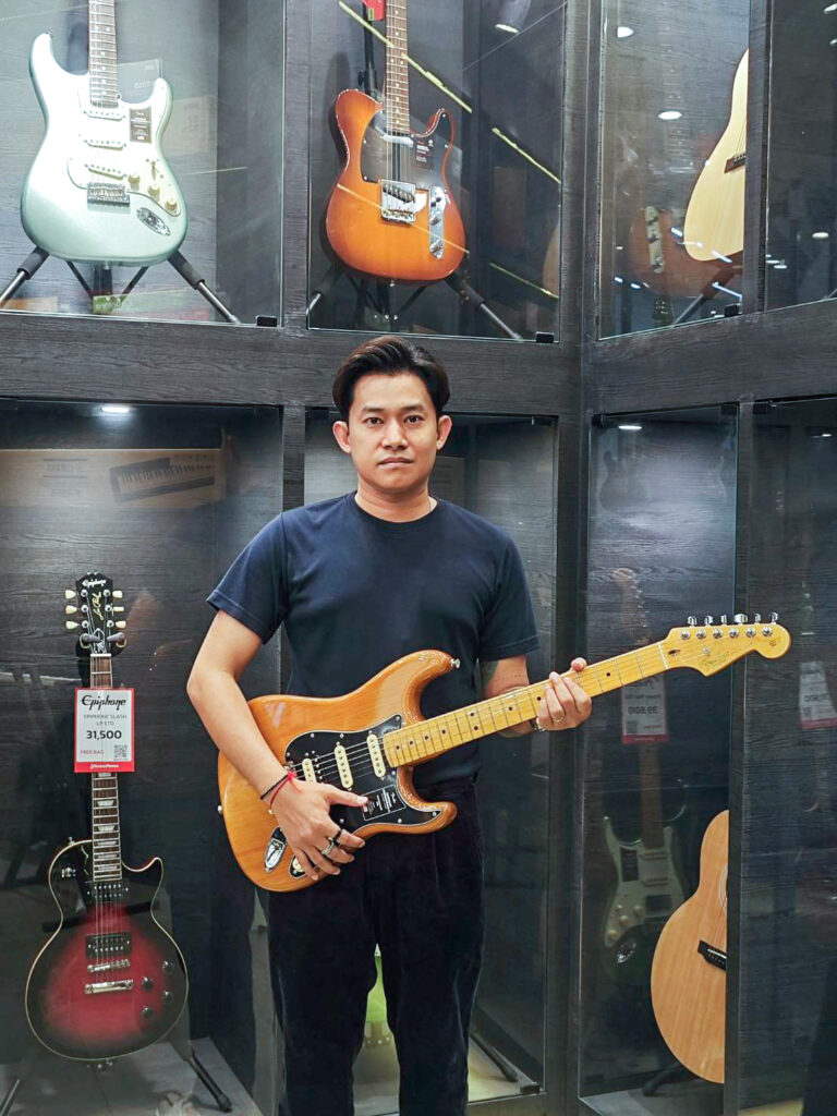 FENDER AM PRO II STRAT HSS MN Roasted Pine