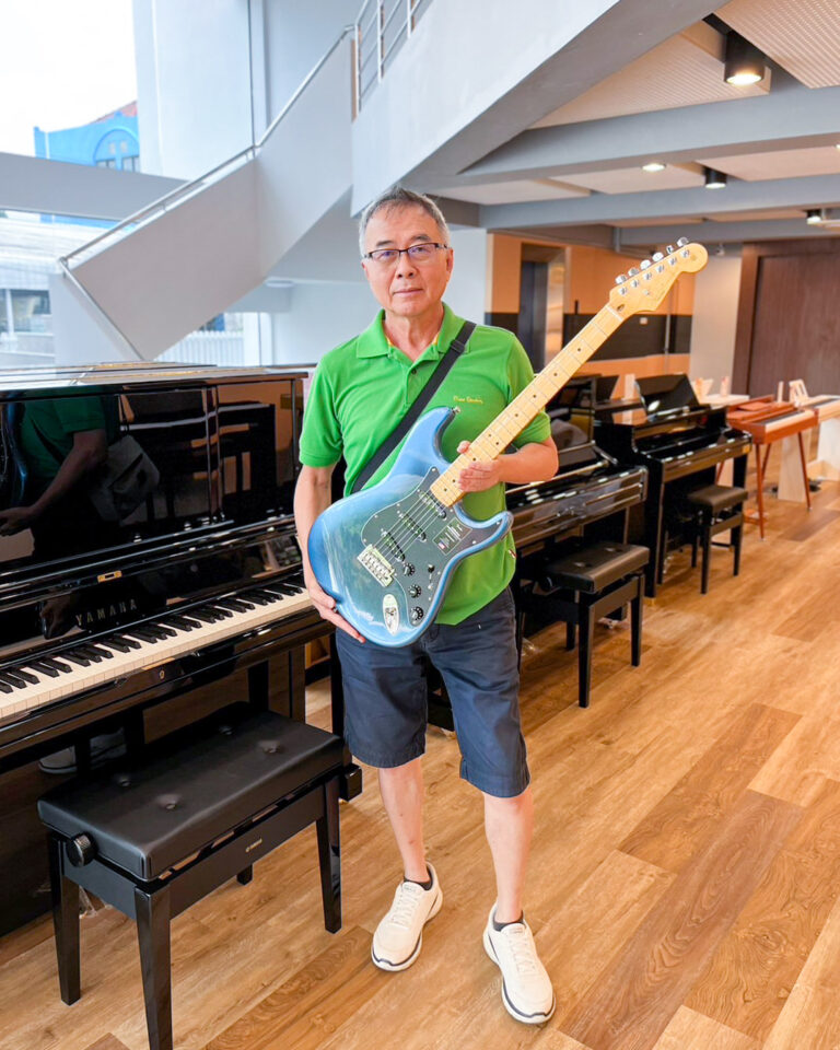 FENDER AM PRO II STRAT MN Dark Night